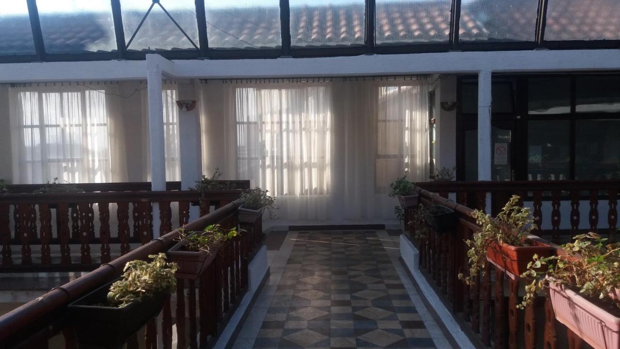 Apartments Secer Sokak Surčin Extérieur photo